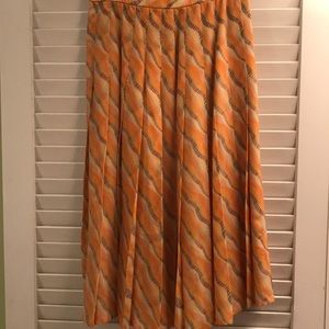 PRETTY PLEATED PATTERNED SKIRT